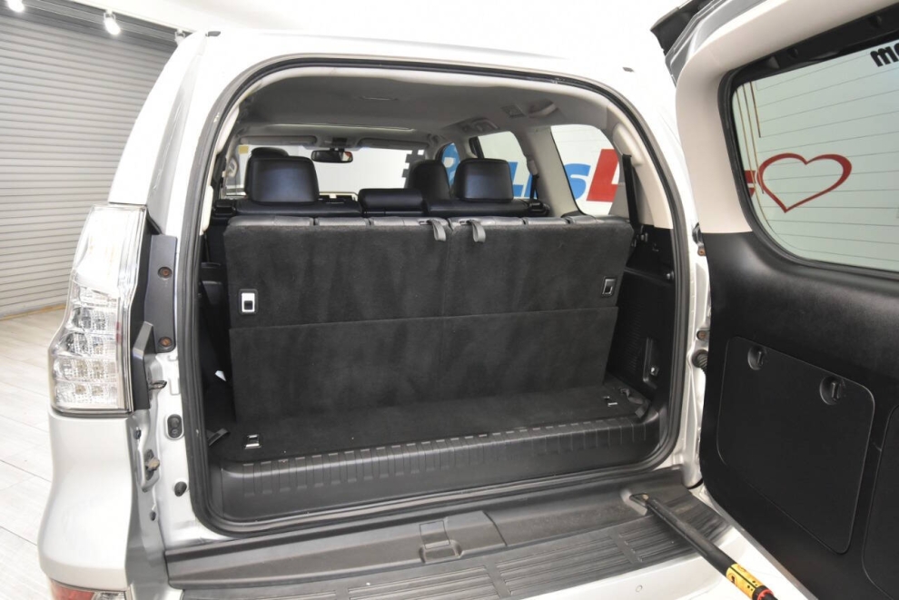 2015 Lexus GX 460 Luxury AWD 4dr SUV, Silver, Mileage: 84,131 - photo 36