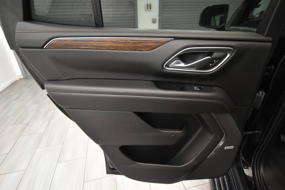 2021 Chevrolet Tahoe High Country 4x4 4dr SUV, Black, Mileage: 75,529 - photo 16
