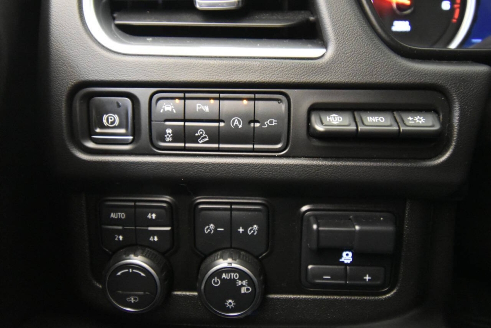 2021 Chevrolet Tahoe High Country 4x4 4dr SUV, Black, Mileage: 75,529 - photo 35