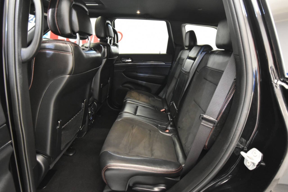 2020 Jeep Grand Cherokee Trailhawk 4x4 4dr SUV, Black, Mileage: 91,543 - photo 12