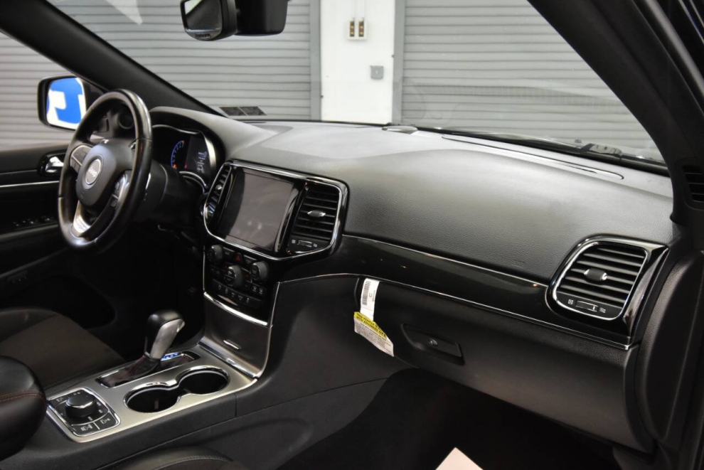 2020 Jeep Grand Cherokee Trailhawk 4x4 4dr SUV, Black, Mileage: 91,543 - photo 14