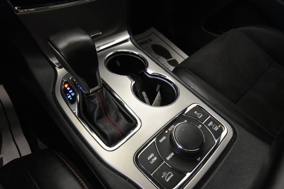 2020 Jeep Grand Cherokee Trailhawk 4x4 4dr SUV, Black, Mileage: 91,543 - photo 20