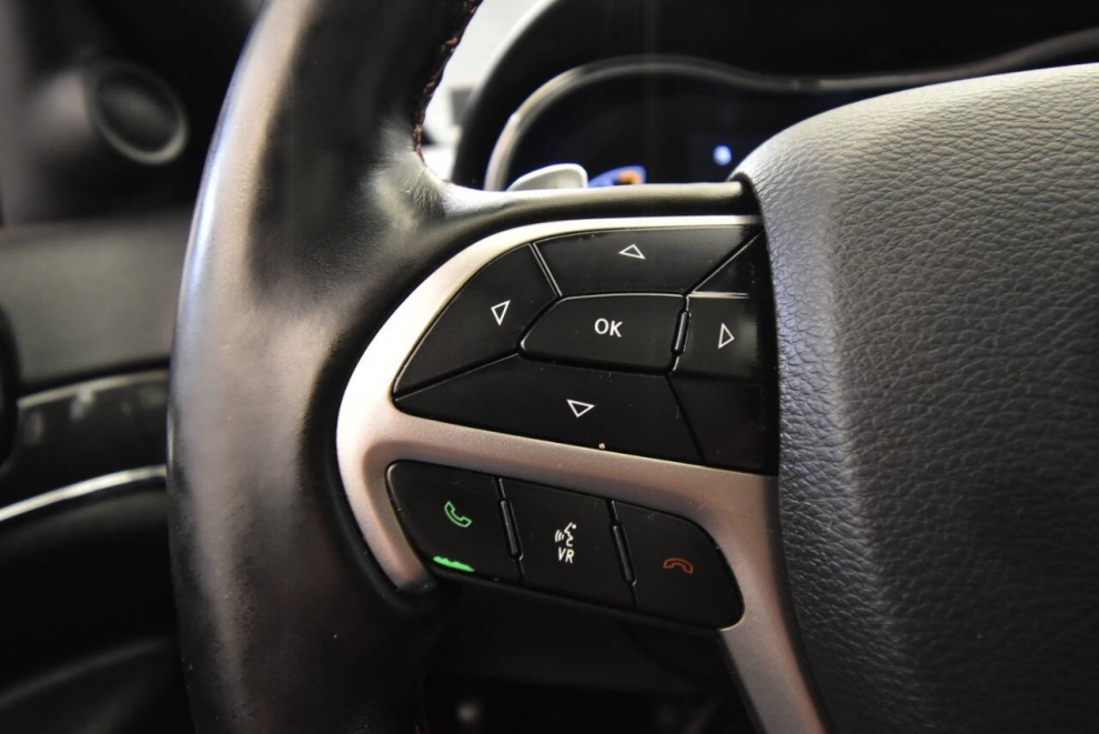 2020 Jeep Grand Cherokee Trailhawk 4x4 4dr SUV, Black, Mileage: 91,543 - photo 25