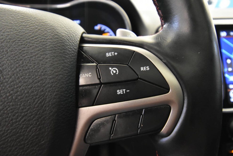 2020 Jeep Grand Cherokee Trailhawk 4x4 4dr SUV, Black, Mileage: 91,543 - photo 26