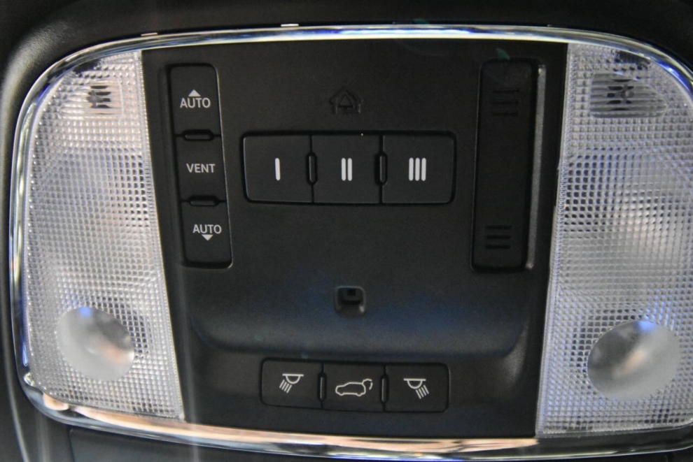 2020 Jeep Grand Cherokee Trailhawk 4x4 4dr SUV, Black, Mileage: 91,543 - photo 32