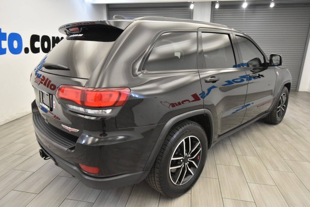 2020 Jeep Grand Cherokee Trailhawk 4x4 4dr SUV, Black, Mileage: 91,543 - photo 4