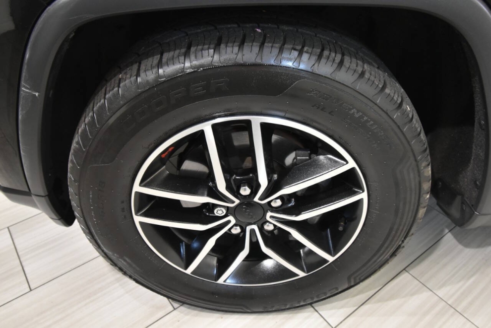 2020 Jeep Grand Cherokee Trailhawk 4x4 4dr SUV, Black, Mileage: 91,543 - photo 8