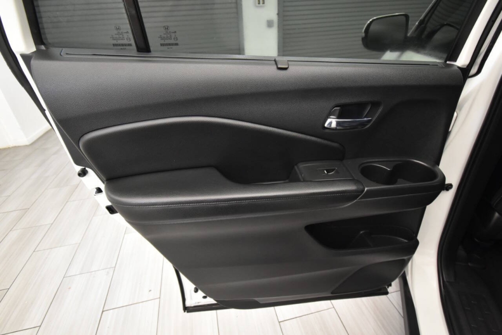 2021 Honda Pilot SE AWD 4dr SUV, White, Mileage: 48,097 - photo 14