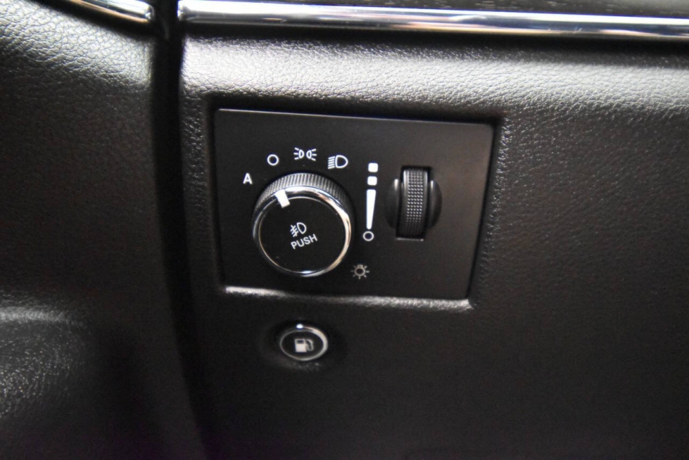 2017 Jeep Grand Cherokee Limited, White, Mileage: 94,735 - photo 28