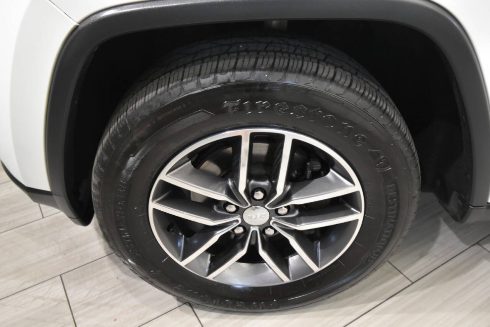 2017 Jeep Grand Cherokee Limited, White, Mileage: 94,735 - photo 8