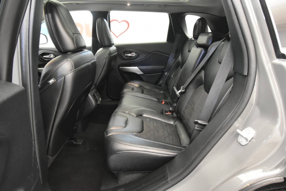 2022 Jeep Cherokee X 4x4 4dr SUV, Gris, Mileage: 48,340 - photo 12