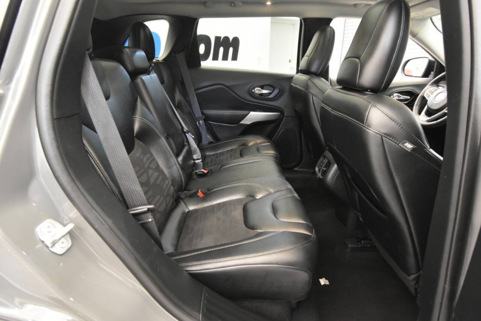 2022 Jeep Cherokee X 4x4 4dr SUV, Gris, Mileage: 48,340 - photo 16