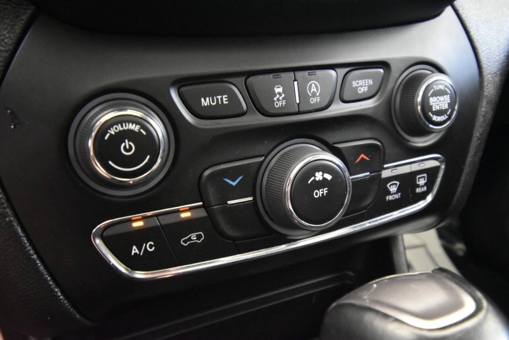 2022 Jeep Cherokee X 4x4 4dr SUV, Gris, Mileage: 48,340 - photo 20