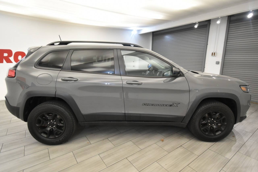 2022 Jeep Cherokee X 4x4 4dr SUV, Gris, Mileage: 48,340 - photo 5