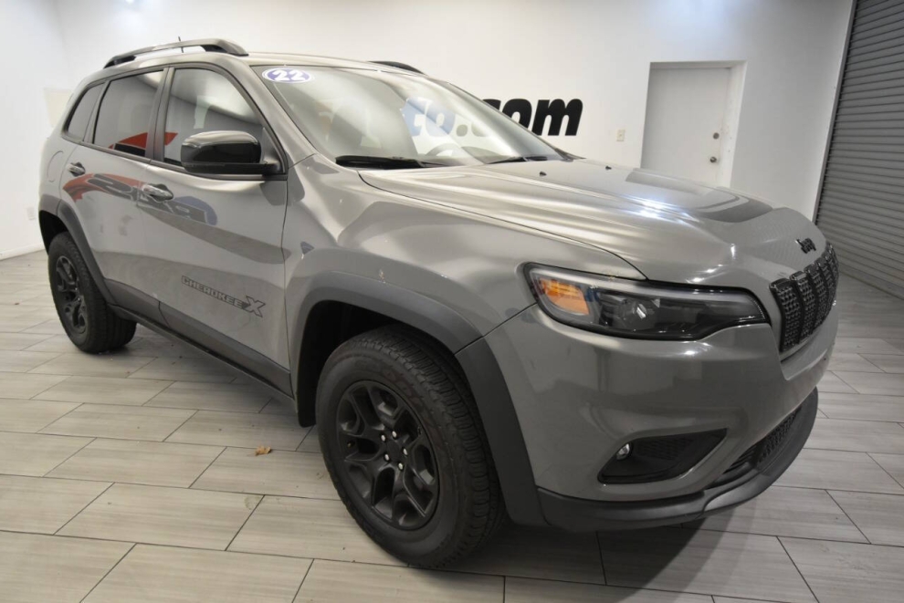 2022 Jeep Cherokee X 4x4 4dr SUV, Gris, Mileage: 48,340 - photo 6