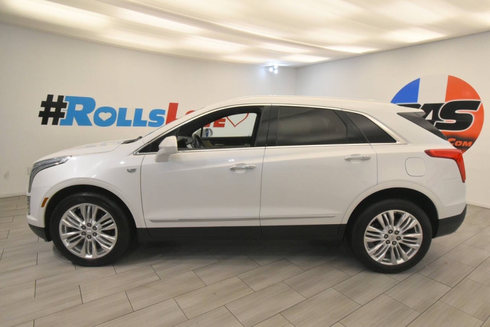 2017 Cadillac XT5 Premium Luxury 4x4 4dr SUV, White, Mileage: 86,879 - photo 1