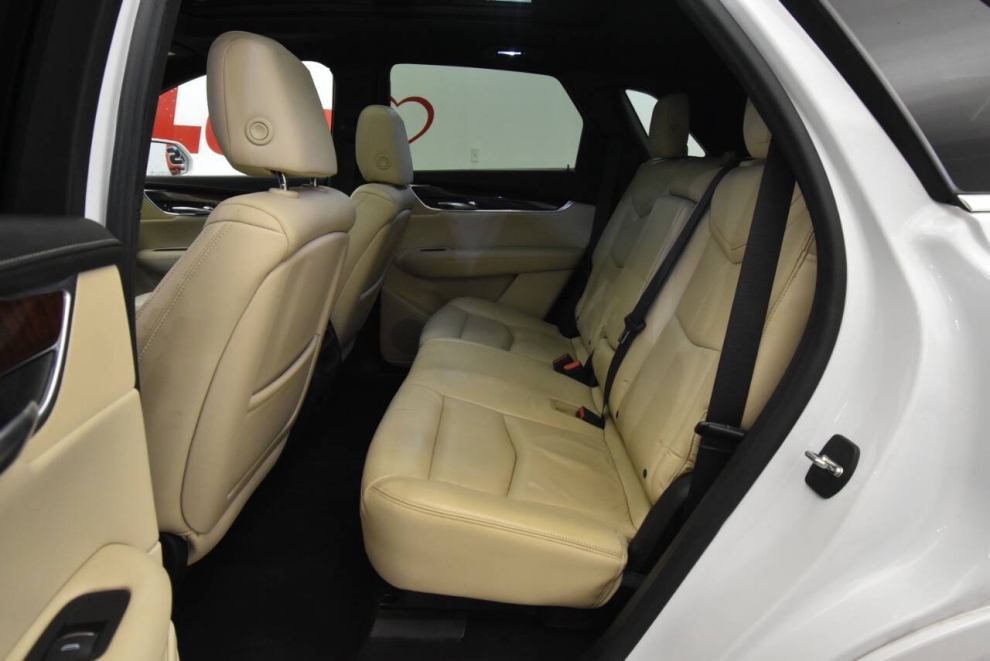 2017 Cadillac XT5 Premium Luxury 4x4 4dr SUV, White, Mileage: 86,879 - photo 12