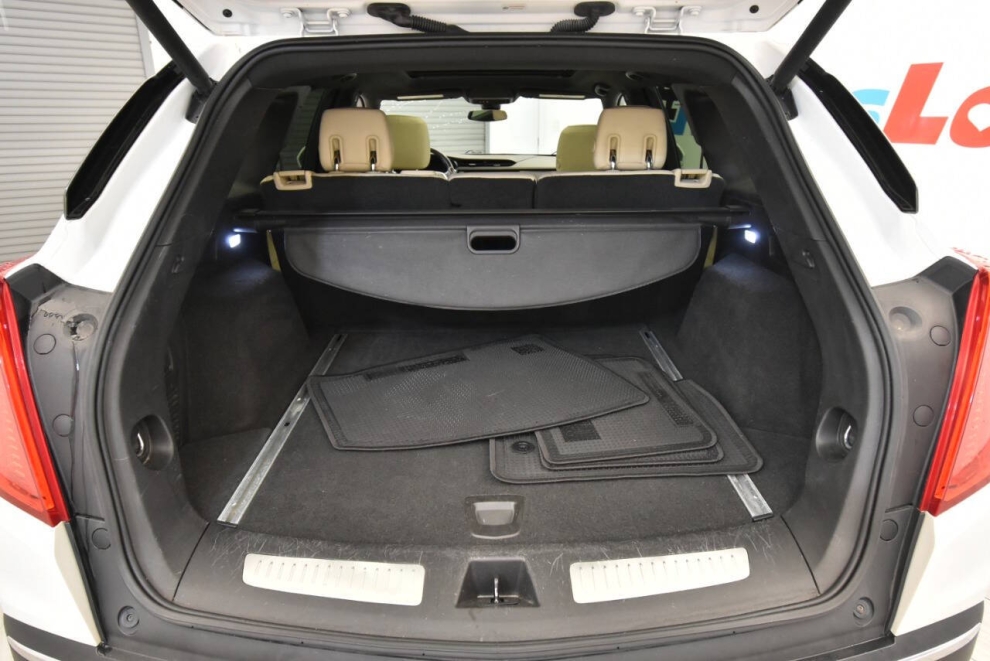 2017 Cadillac XT5 Premium Luxury 4x4 4dr SUV, White, Mileage: 86,879 - photo 36