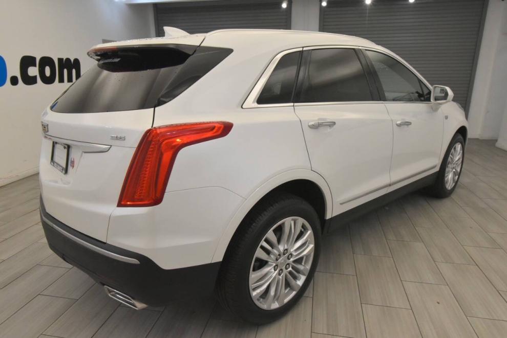 2017 Cadillac XT5 Premium Luxury 4x4 4dr SUV, White, Mileage: 86,879 - photo 4