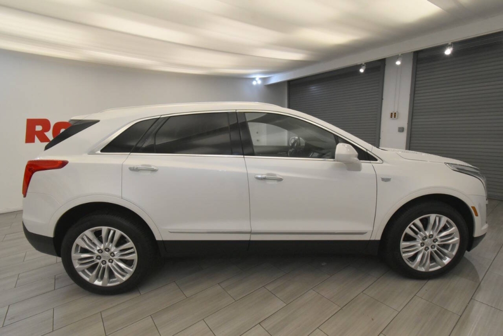 2017 Cadillac XT5 Premium Luxury 4x4 4dr SUV, White, Mileage: 86,879 - photo 5