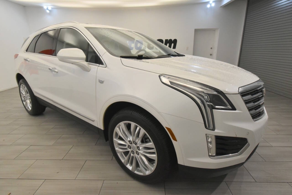 2017 Cadillac XT5 Premium Luxury 4x4 4dr SUV, White, Mileage: 86,879 - photo 6