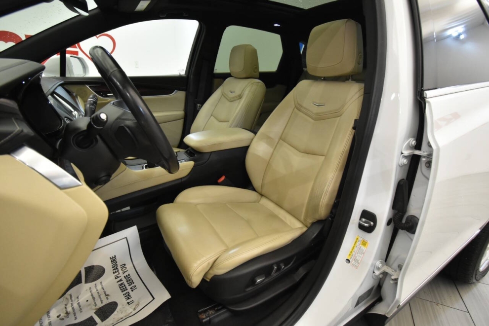 2017 Cadillac XT5 Premium Luxury 4x4 4dr SUV, White, Mileage: 86,879 - photo 9