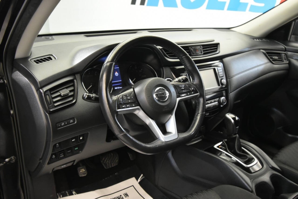 2018 Nissan Rogue SV, Black, Mileage: 105,124 - photo 10
