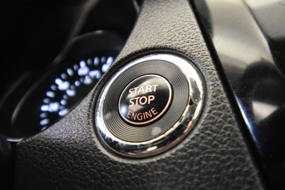 2018 Nissan Rogue SV, Black, Mileage: 105,124 - photo 18