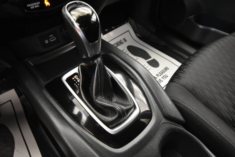 2018 Nissan Rogue SV, Black, Mileage: 105,124 - photo 19