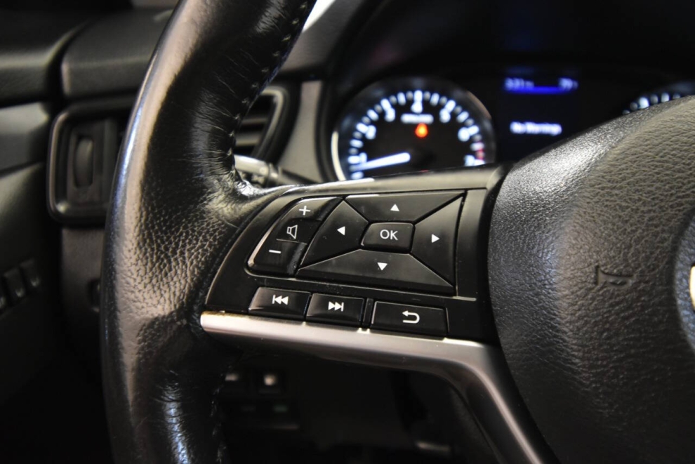 2018 Nissan Rogue SV, Black, Mileage: 105,124 - photo 24