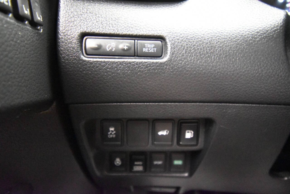 2018 Nissan Rogue SV, Black, Mileage: 105,124 - photo 26