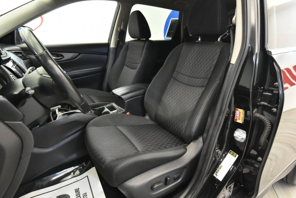 2018 Nissan Rogue SV, Black, Mileage: 105,124 - photo 9