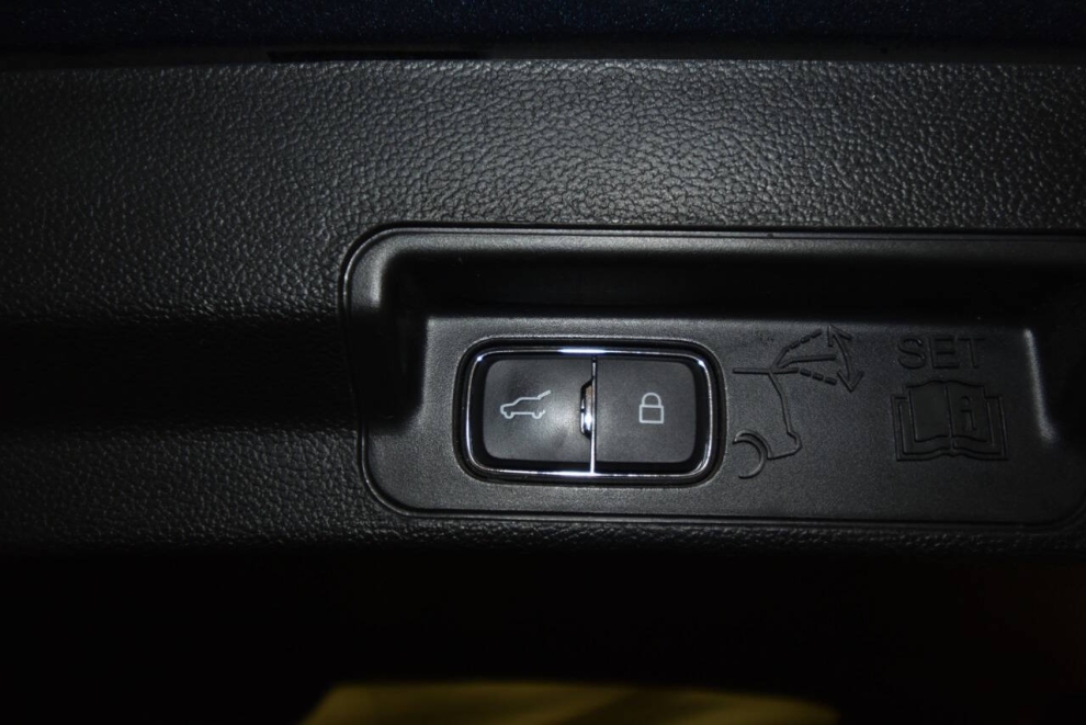 2020 Ford Explorer Limited AWD 4dr SUV, Blue, Mileage: 100,884 - photo 36