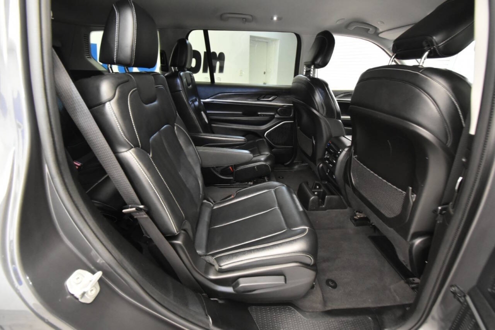 2021 Jeep Grand Cherokee L Limited 4x4 4dr SUV, Gray, Mileage: 91,730 - photo 17