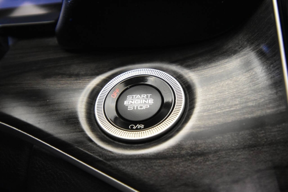 2021 Jeep Grand Cherokee L Limited 4x4 4dr SUV, Gray, Mileage: 91,730 - photo 20