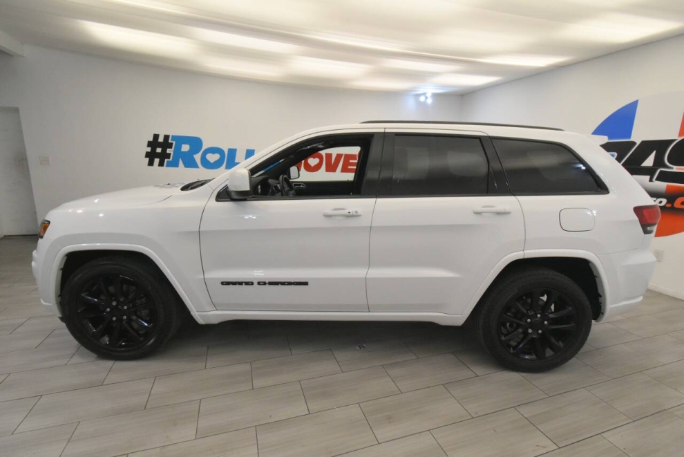 2021 Jeep Grand Cherokee Laredo X, White, Mileage: 71,601 - photo 1