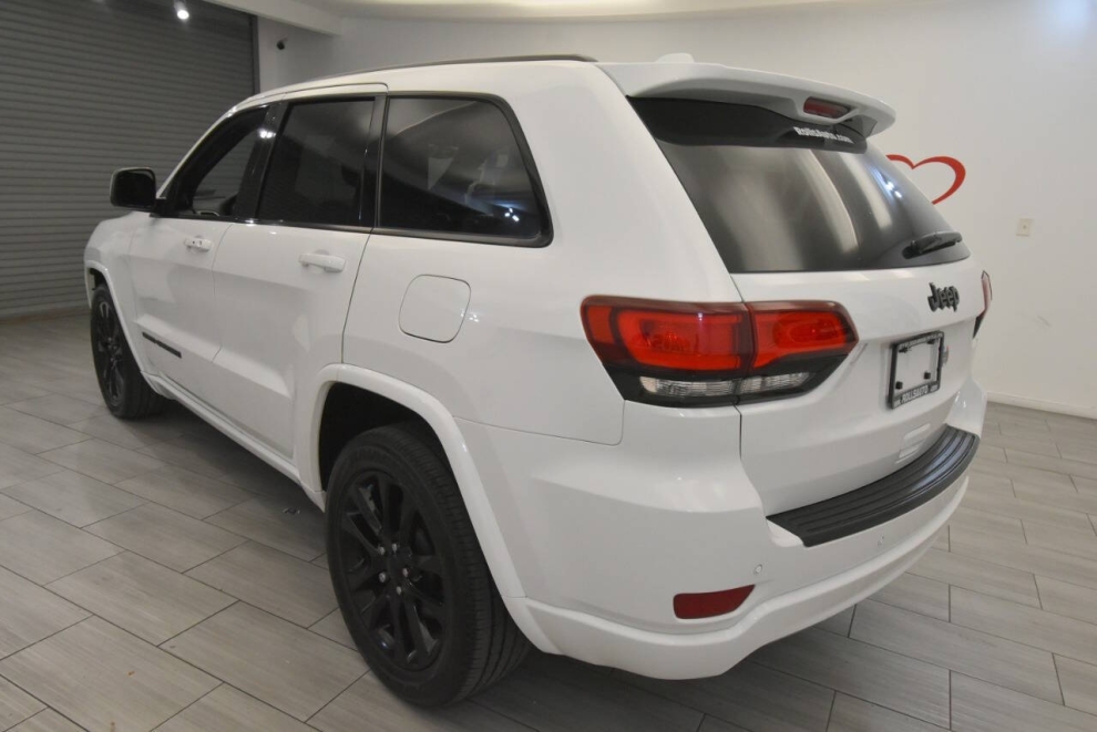 2021 Jeep Grand Cherokee Laredo X, White, Mileage: 71,601 - photo 2
