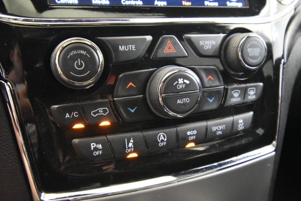 2021 Jeep Grand Cherokee Laredo X, White, Mileage: 71,601 - photo 21