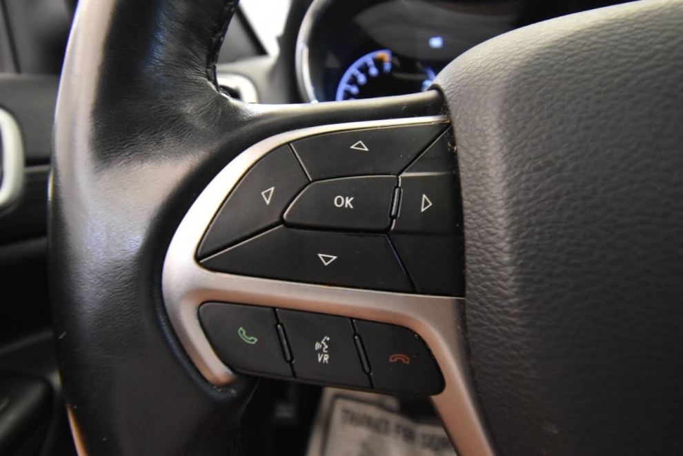 2021 Jeep Grand Cherokee Laredo X, White, Mileage: 71,601 - photo 25