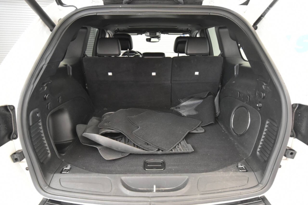 2021 Jeep Grand Cherokee Laredo X, White, Mileage: 71,601 - photo 28