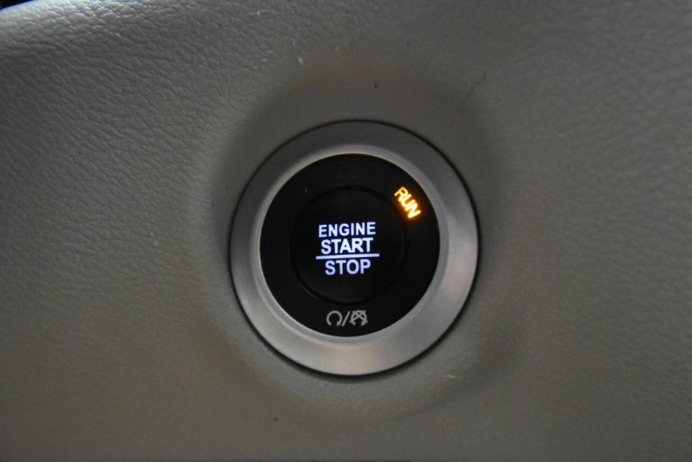 2019 Chrysler Pacifica Touring L, White, Mileage: 98,523 - photo 19