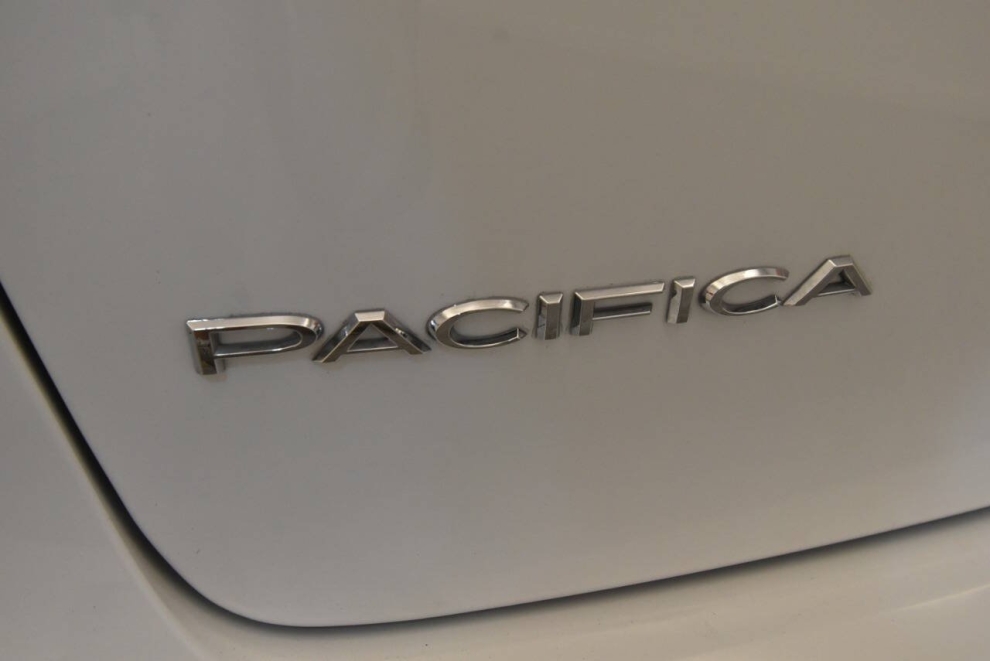 2019 Chrysler Pacifica Touring L, White, Mileage: 98,523 - photo 31