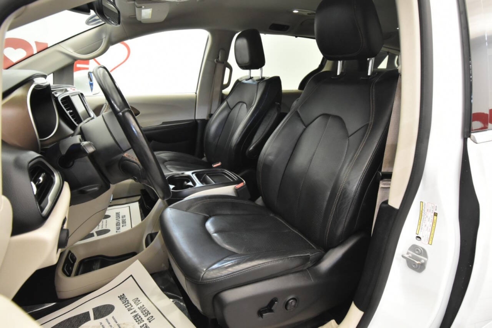 2019 Chrysler Pacifica Touring L, White, Mileage: 98,523 - photo 9