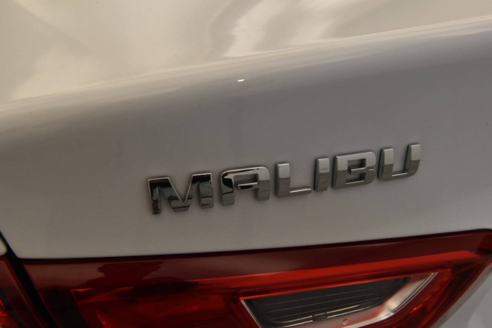 2023 Chevrolet Malibu LT 4dr Sedan w/1LT, White, Mileage: 81,774 - photo 30