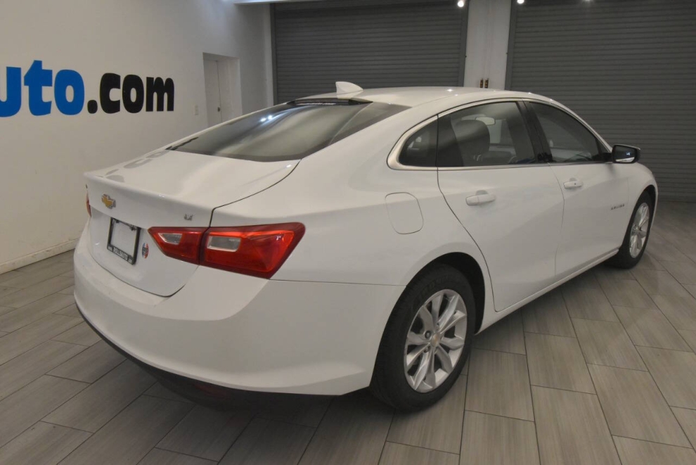 2023 Chevrolet Malibu LT 4dr Sedan w/1LT, White, Mileage: 81,774 - photo 4