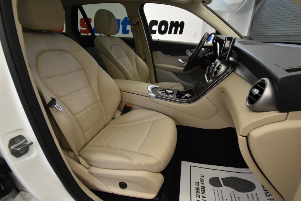 2019 Mercedes-Benz GLC GLC 300 4MATIC AWD 4dr SUV, White, Mileage: 82,165 - photo 15