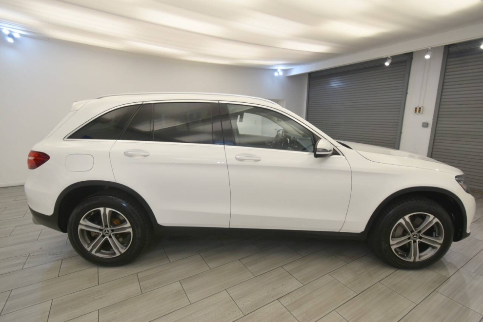 2019 Mercedes-Benz GLC GLC 300 4MATIC AWD 4dr SUV, White, Mileage: 82,165 - photo 5