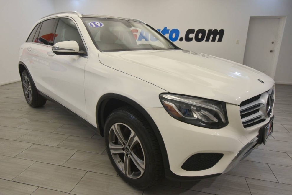 2019 Mercedes-Benz GLC GLC 300 4MATIC AWD 4dr SUV, White, Mileage: 82,165 - photo 6