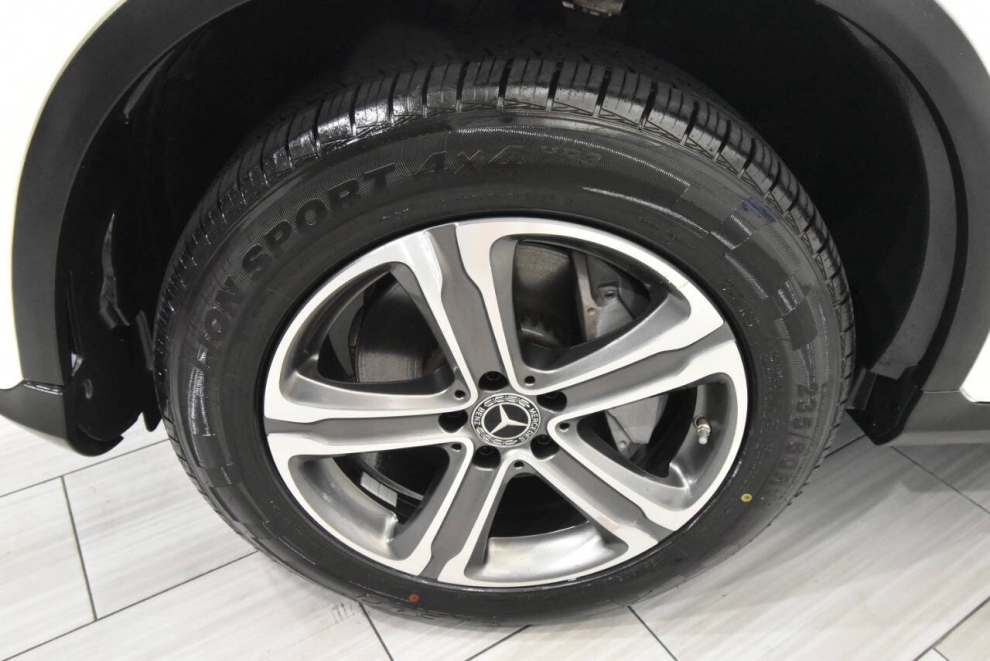 2019 Mercedes-Benz GLC GLC 300 4MATIC AWD 4dr SUV, White, Mileage: 82,165 - photo 8