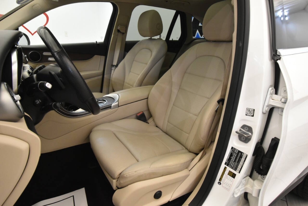 2019 Mercedes-Benz GLC GLC 300 4MATIC AWD 4dr SUV, White, Mileage: 82,165 - photo 9